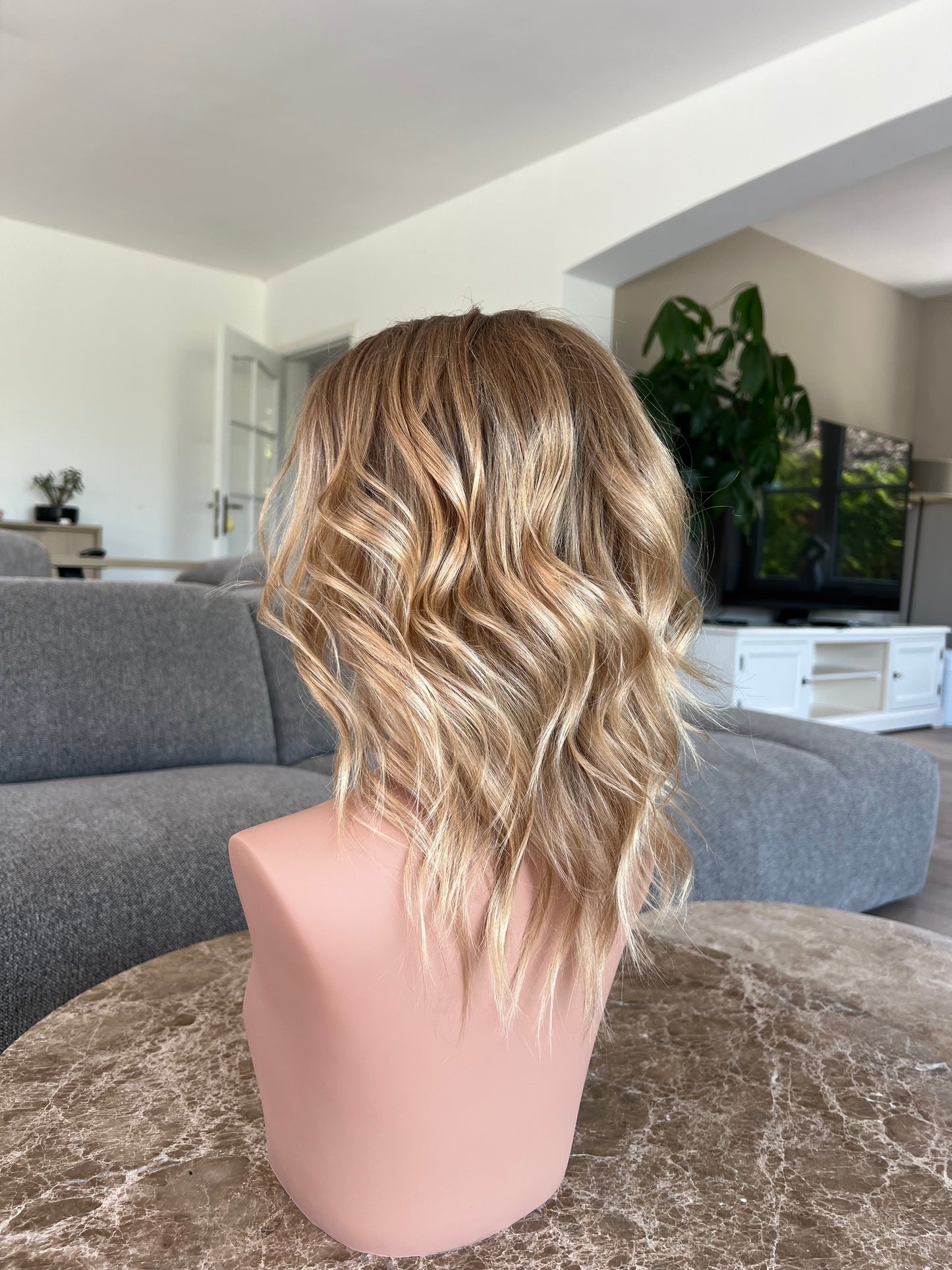 donna 15" wig (xs) - slavic